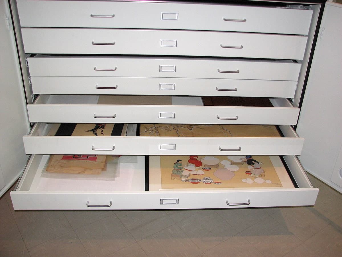 作品保管用のフラットファイルキャビネット（マップ収納棚）